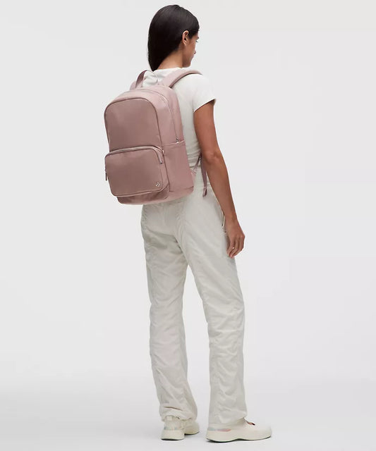 Everywhere Backpack 22L Metal Hardware