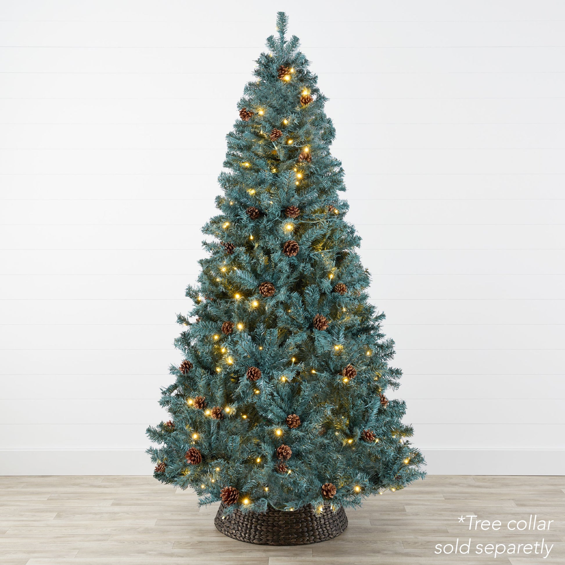 Pre-Lit Pre-Decorated Christmas Tree w/ Pinecones