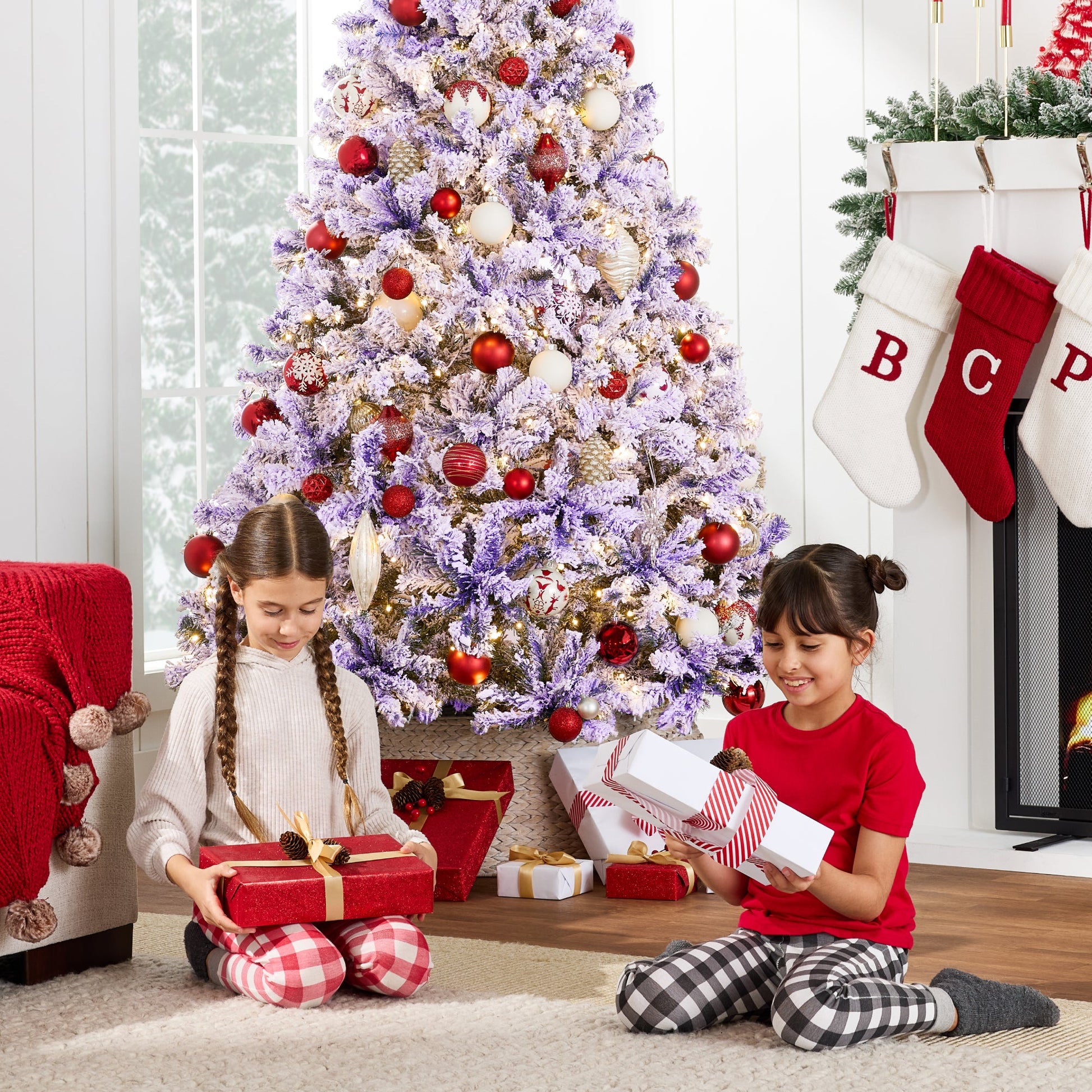 Pre-lit Christmas Tree, Snow Flocked Holiday Decor w/Twinkle Lights
