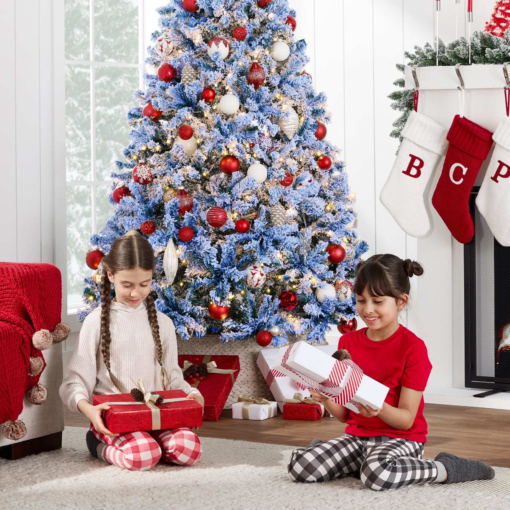 Pre-lit Christmas Tree, Snow Flocked Holiday Decor w/Twinkle Lights