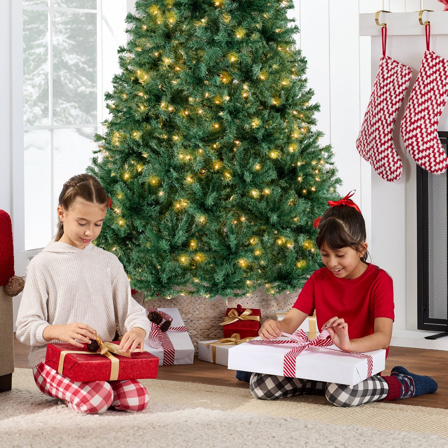 Premium Artificial Pre-Lit Pine Christmas Tree w/ 1,000 Tips, 250 Lights