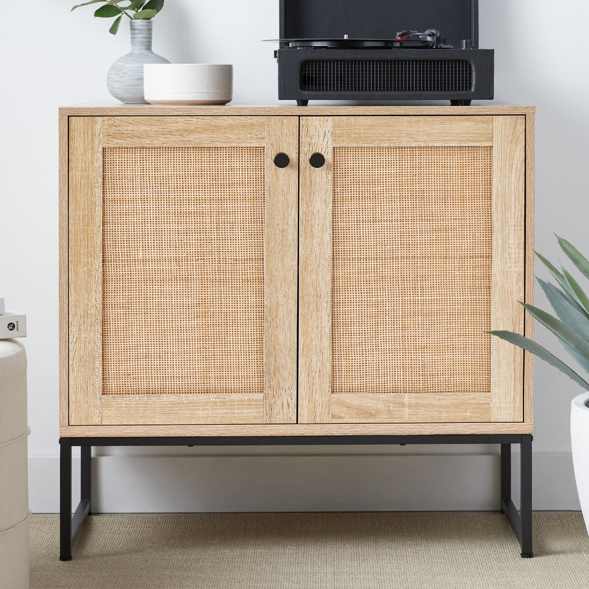 2-Door Rattan Storage Cabinet Accent Furniture for Living Room w/ Foot Pads